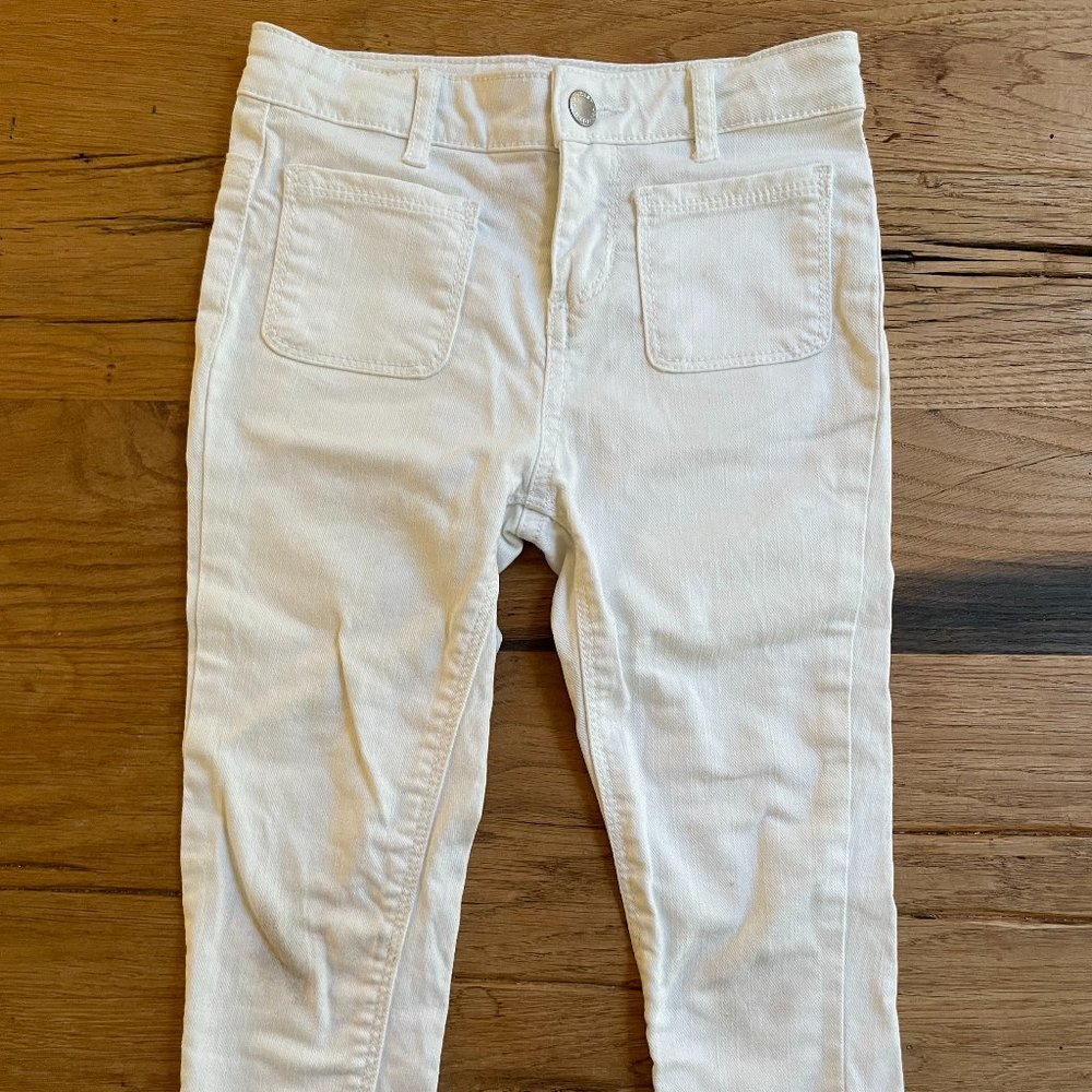WHITE JEANS
